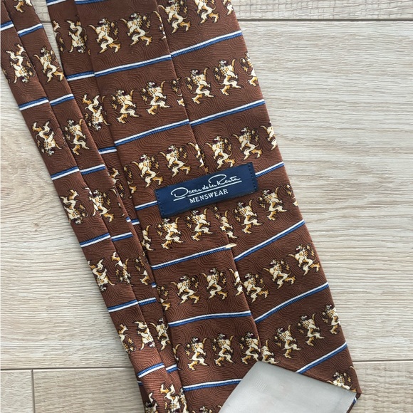 Vintage Oscar de la Renta Brown and Blue Lion Tie Silk Tie - Picture 2 of 7